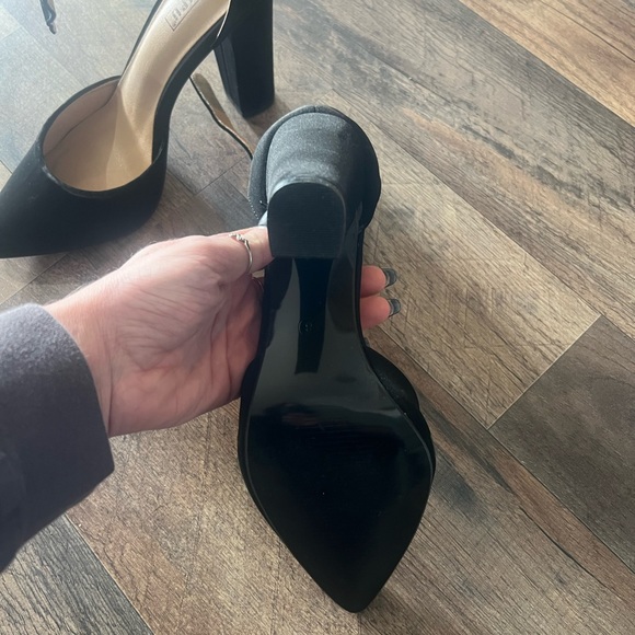 Heels - Picture 3 of 5